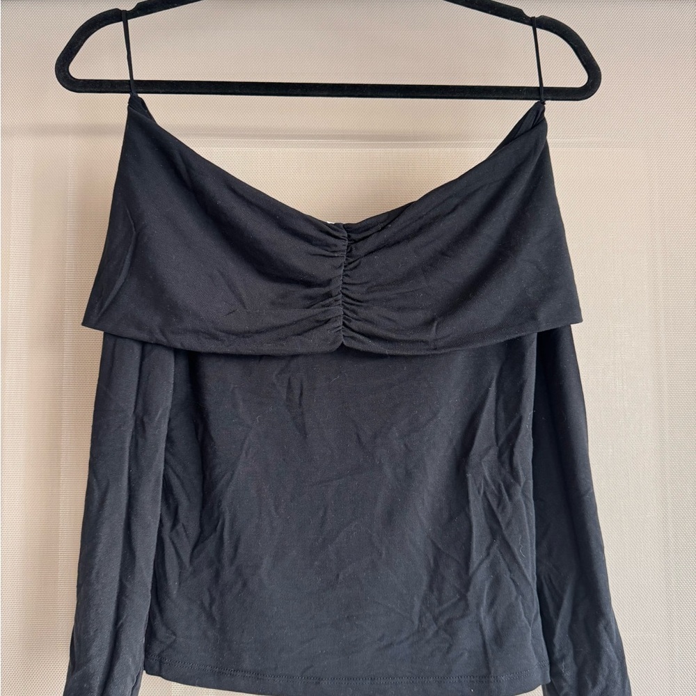 Wilfred Black Off-Shoulder Top